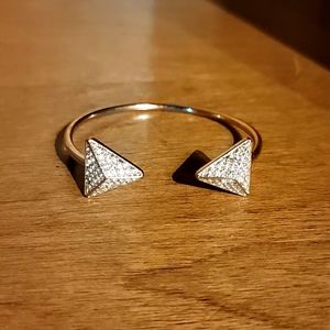 Nwot gold bangle